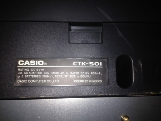 คียบอร์ด CASIO CTK 501 ของมาจากญี่ปุ่นสภาพสวยๆใหม่ๆมีกล่องมาครบ