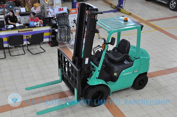 ขายรถโฟล์คลิฟท์มือสอง MITSUBISHI  รุ่น KFD25T  ราคา 425,000 บาท นำเข้าจากประเทศญี่ปุ่น 100\% ไม่เคยใช้งานในประเทศไทย