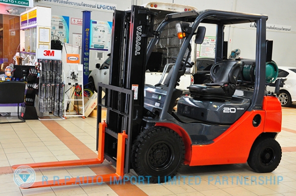 ขายรถโฟล์คลิฟท์มือสอง TOYOTA รุ่น 8FG20 ราคา xxx,xxx บาท นำเข้าจากประเทศญี่ปุ่น 100\% ไม่เคยใช้งานในไทย
