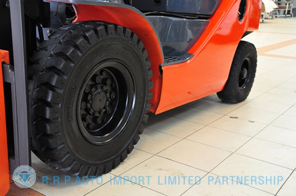 ขายรถโฟล์คลิฟท์มือสอง TOYOTA รุ่น 8FG20 ราคา xxx,xxx บาท นำเข้าจากประเทศญี่ปุ่น 100\% ไม่เคยใช้งานในไทย