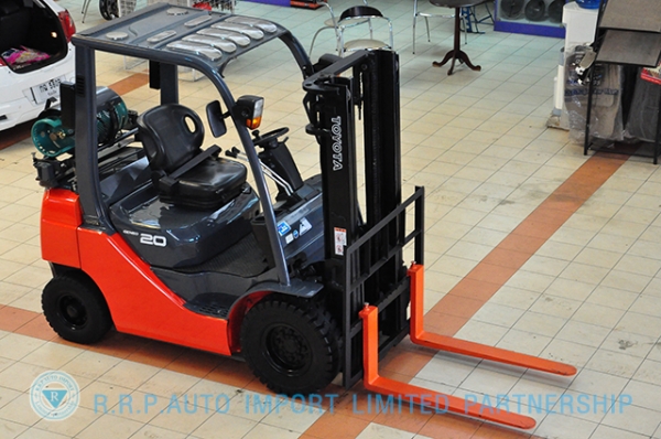 ขายรถโฟล์คลิฟท์มือสอง TOYOTA รุ่น 8FG20 ราคา xxx,xxx บาท นำเข้าจากประเทศญี่ปุ่น 100\% ไม่เคยใช้งานในไทย