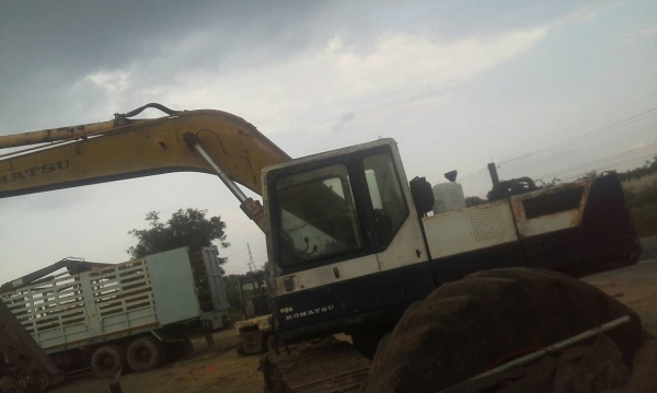 ขายแม็คโค  KOMATSUรุ่น3  pc200