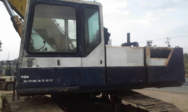 ขายแม็คโค  KOMATSUรุ่น3  pc200