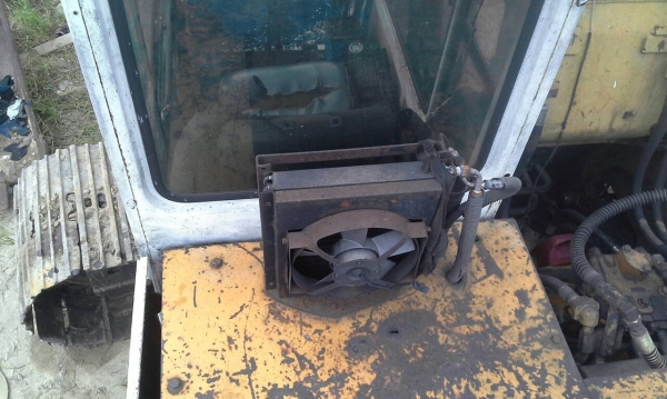 ขายแม็คโค  KOMATSUรุ่น3  pc200