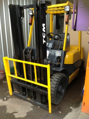 +++ ขายโฟล์คลิฟท์  T.C.M. FD25-Z5  (รถนอก สภาพดี)   ขนาด  2.5  ตัน  เครื่องยนต์ดีเซล  เสา  3  เมตรฟูลฟรีเข้าตู้  เกียร์ออโตเมติค  ยางตันใหม่ครับ