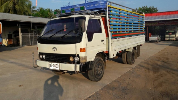ขายรถบรรทุก 6 ล้อ โตโยต้า