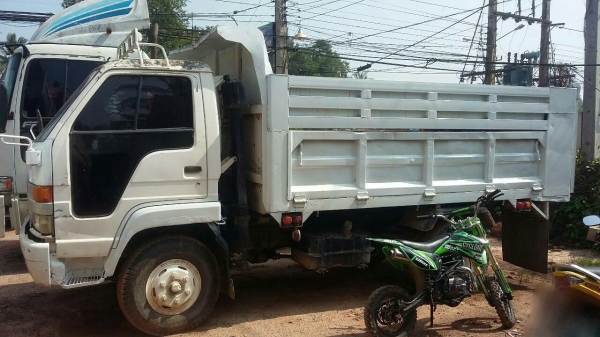 รถอีซูซุ 6 ล้อดั้ม 195 แรงม้า. ( รถประกอบ. )    สนใจติดต่อ  081 - 6079515
