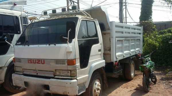 รถอีซูซุ 6 ล้อดั้ม 195 แรงม้า. ( รถประกอบ. )    สนใจติดต่อ  081 - 6079515