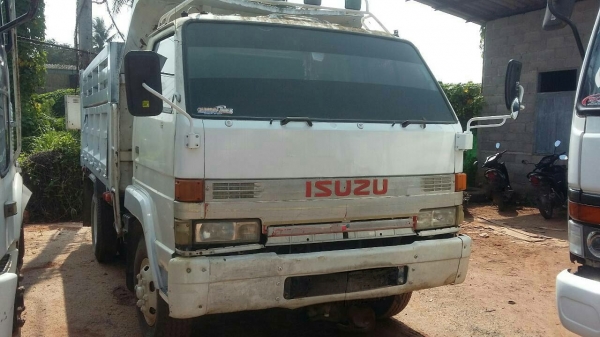 รถอีซูซุ 6 ล้อดั้ม 195 แรงม้า. ( รถประกอบ. )    สนใจติดต่อ  081 - 6079515