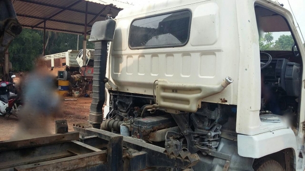 รถอีซูซุ 6 ล้อดั้ม 195 แรงม้า. ( รถประกอบ. )    สนใจติดต่อ  081 - 6079515