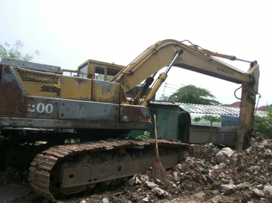 แมคโคพืชื200รุ่น3. พร้อมใช้งาน. รถอยู่ดอนเมือง ราคา 300,000 บ.