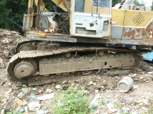 แมคโคพืชื200รุ่น3. พร้อมใช้งาน. รถอยู่ดอนเมือง ราคา 300,000 บ.