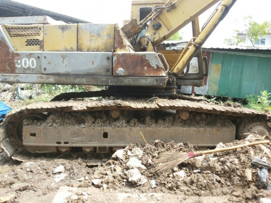 แมคโคพืชื200รุ่น3. พร้อมใช้งาน. รถอยู่ดอนเมือง ราคา 300,000 บ.