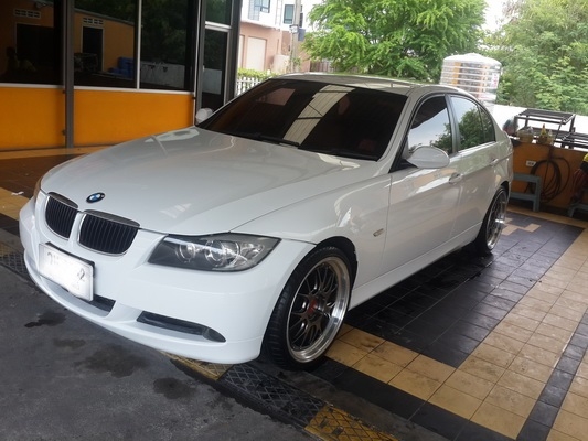ขายกันถูกๆ BMW318i ตัวท๊อป สวยๆ ราคาคุ้มสุดๆ ลองดู โทร 088-4501277