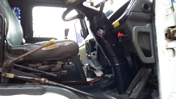 ขายสิบล้อสองเพลา ดั๊ม 320 อีซูซุเดก้า สนใจ 081 7368589