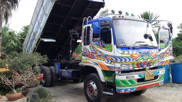 ขายสิบล้อสองเพลา ดั๊ม 320 อีซูซุเดก้า สนใจ 081 7368589