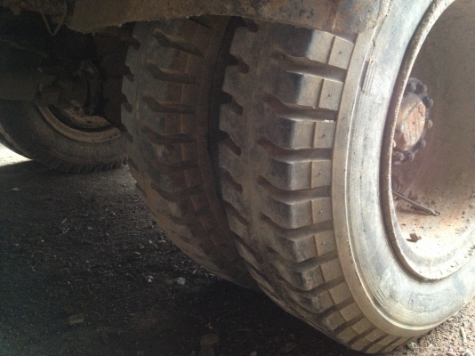 ขายรถ 6 ล้อ สเปร์ยาง  เล่มทะเบียนพร้อมโอน (แถมไม้กวาด+โรยหิน รวม3 รายการ