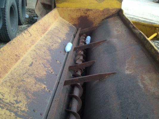 ขายรถ 6 ล้อ สเปร์ยาง  เล่มทะเบียนพร้อมโอน (แถมไม้กวาด+โรยหิน รวม3 รายการ