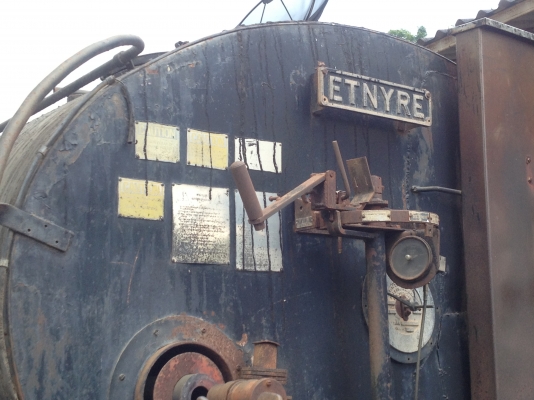 ขายรถ 6 ล้อ สเปร์ยาง  เล่มทะเบียนพร้อมโอน (แถมไม้กวาด+โรยหิน รวม3 รายการ