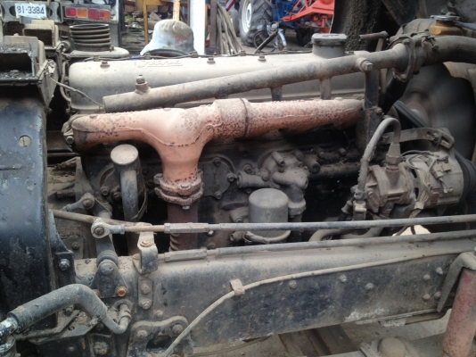 ขายรถ 6 ล้อ สเปร์ยาง  เล่มทะเบียนพร้อมโอน (แถมไม้กวาด+โรยหิน รวม3 รายการ