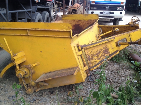 ขายรถ 6 ล้อ สเปร์ยาง  เล่มทะเบียนพร้อมโอน (แถมไม้กวาด+โรยหิน รวม3 รายการ