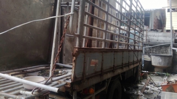 รถอีซูซู 6 ล้อ รั้ว NKR 110 แรงม้า. / รถอีซูซุ 6 ล้อ รั้ว KM779.  117 แรงม้า.  ( มีขาย 2 คัน. )      สนใจติดต่อ   081 - 6079515