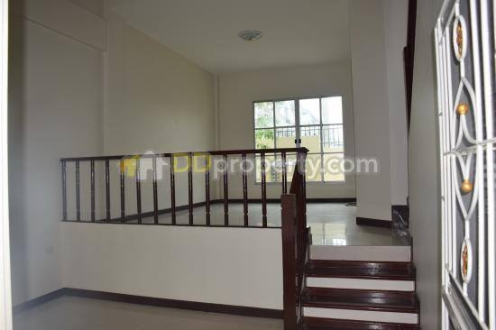 ขายทาวน์โฮม 3 ชั้นสวยๆ ตกแต่งใหม่ บ้านกลางเมือง พระราม 9-ศรีนครินทร์