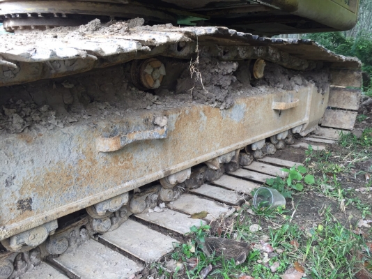 รถขุดPC200-6..ซีเรียลสูง95095 ไฟฟ้ามี เล่มทะเบียนพร้อม..เฟมสวย โซ่ใช้ได้