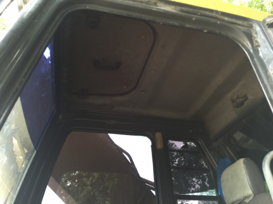 รถขุดPC200-6..ซีเรียลสูง95095 ไฟฟ้ามี เล่มทะเบียนพร้อม..เฟมสวย โซ่ใช้ได้