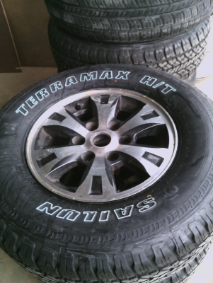 ขายแม็ก 16 พร้อมยางปี 15 ราคา 13000 บาท