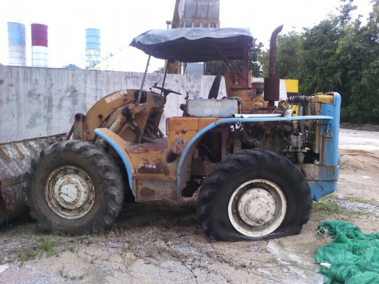 ขายด่วนครับ รถตัก992B ตามสภาพ ครับ