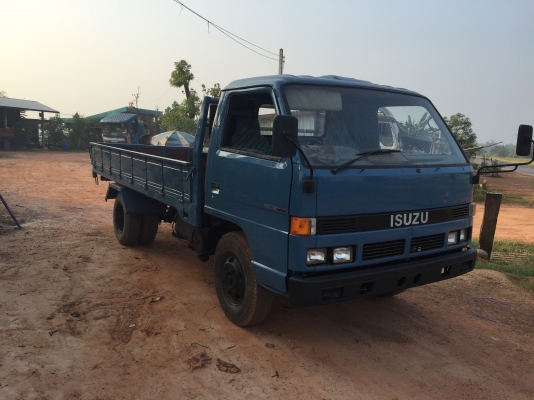 NPR57Lเครื่อง4BC2คัสสีสวย