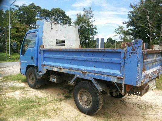 ขายรถบรรทุก 4 ล้อดัมพ์ ISUZU NKR 100 แรงม้าปี 2547 ราคา 340000