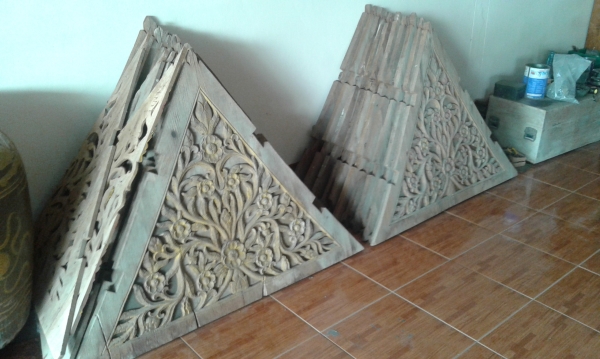 จั่วไม้สักแกะลาย จั่วไม้สักแกะลาย