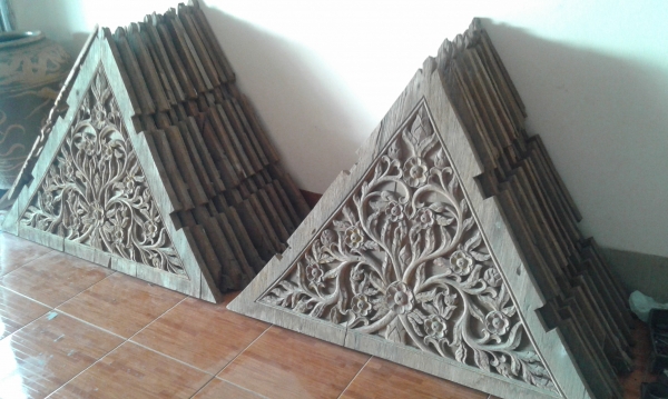 จั่วไม้สักแกะลาย จั่วไม้สักแกะลาย