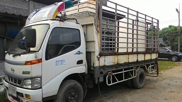 ขายรถบรรทุก 6 ล้อรั้ว HINO DUTRO 121 แรงม้าปี 2549 ราคา 350000