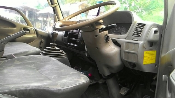 ขายรถบรรทุก 6 ล้อรั้ว HINO DUTRO 121 แรงม้าปี 2549 ราคา 350000