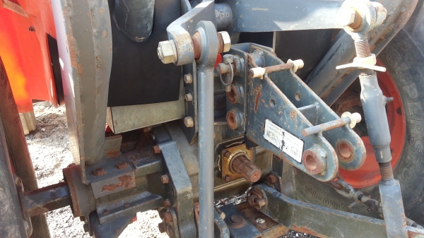 คูโบต้า KRT140 พร้อมใบมีดดันหน้าตราช้าง