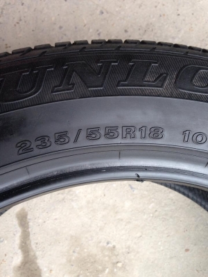 ยาง 235 - 55 - 18 ปี 11 Dunlop made in japan 4 เส้น สภาพสวยๆไม่มีปะไม่บวมดอกยางเหลือเยอะเอาไปใช้กันยาวๆค่ะ