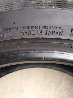 ยาง 235 - 55 - 18 ปี 11 Dunlop made in japan 4 เส้น สภาพสวยๆไม่มีปะไม่บวมดอกยางเหลือเยอะเอาไปใช้กันยาวๆค่ะ
