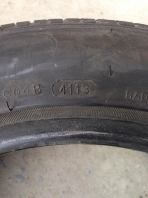 ยาง THUNDERER 185 - 55 - 15 ปี 13 ครบชุด 4 เส้น สภาพสวยๆไม่มีปะไม่บวมดอกยางเหลือเยอะวิ่งใด้อีกนานราคาถูกๆ