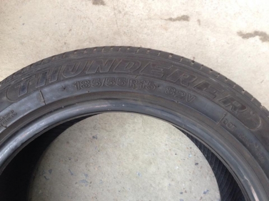 ยาง THUNDERER 185 - 55 - 15 ปี 13 ครบชุด 4 เส้น สภาพสวยๆไม่มีปะไม่บวมดอกยางเหลือเยอะวิ่งใด้อีกนานราคาถูกๆ
