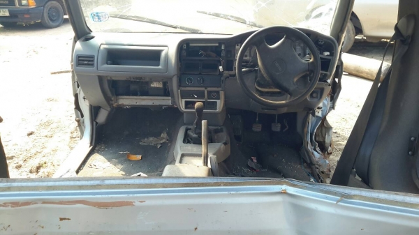 รถอิซูซุดราก้อนอาย จดทะเบียนปี45 ขายตามสภาพ พร้อมเล่มทะเบียน