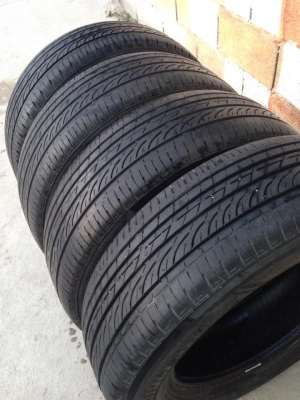 ยาง 215 - 60 -16 Bridgstone ปี 11-12 ขอบ 16 ครบชุด 4 เส้น สภาพสวยๆไม่บวมดอกยางเหลือเยอะวิ่งใด้อีกนานราคาถูกๆ