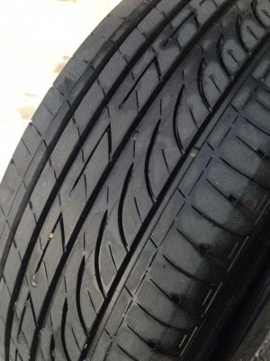 ยาง 215 - 60 -16 Bridgstone ปี 11-12 ขอบ 16 ครบชุด 4 เส้น สภาพสวยๆไม่บวมดอกยางเหลือเยอะวิ่งใด้อีกนานราคาถูกๆ