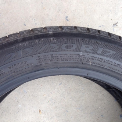 ยาง Michelin 215 - 50 - 17 ปี 12 Maed in Germany ครบชุด 4 เส้น สภาพสวยๆไม่มีปะไม่บวมดอกยางเหลือเยอะวิ่งใด้อีกนานราคาถูกๆ