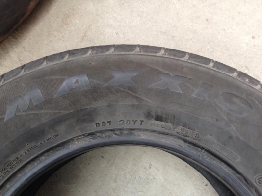 ยาง MAXXIS 205 - 70 - 15 ปี 13 2 เส้น สภาพสวยๆไม่มีปะไม่บวมดอกยางเหลือเยอะวิ่งใด้อีกนานราคาถูกๆ