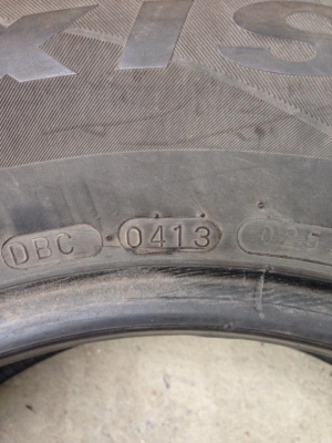 ยาง MAXXIS 205 - 70 - 15 ปี 13 2 เส้น สภาพสวยๆไม่มีปะไม่บวมดอกยางเหลือเยอะวิ่งใด้อีกนานราคาถูกๆ