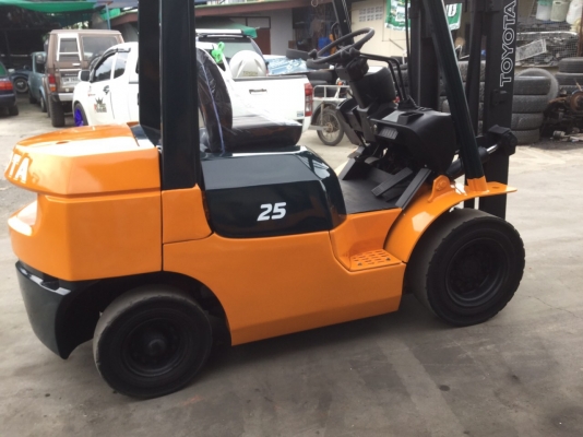 รถฟอล์คลิฟท์ โตโยต้า รุ่น7 ดีเซล เกียออโต้ 2.5 เสา 3เมตร พร้อมเปลื่ยนยางครับ รถฟอล์คลิฟท์ โตโยต้า รุ่น7 ดีเซล เกียออโต้ 2.5 เสา 3เมตร พร้อมเปลื่ยนยางครับ