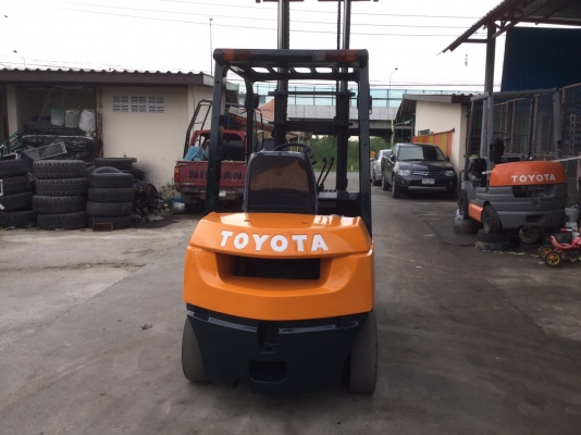 รถฟอล์คลิฟท์ โตโยต้า รุ่น7 ดีเซล เกียออโต้ 2.5 เสา 3เมตร พร้อมเปลื่ยนยางครับ รถฟอล์คลิฟท์ โตโยต้า รุ่น7 ดีเซล เกียออโต้ 2.5 เสา 3เมตร พร้อมเปลื่ยนยางครับ